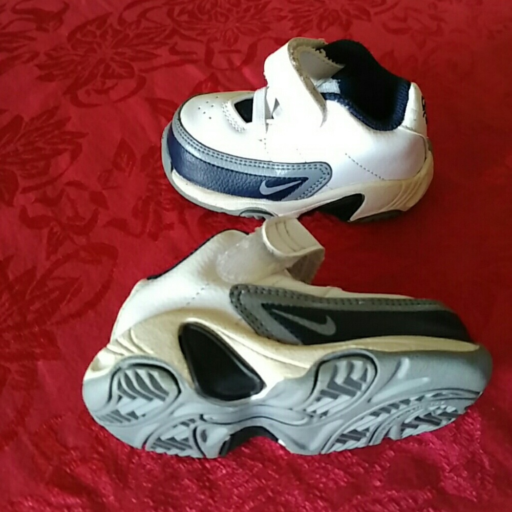 Nike baby tennis shoes sz 3 - Picture 2 of 3